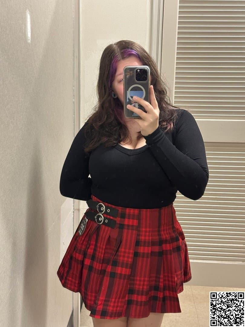 Kaylee - 23yo Big Tits (Non-nude)