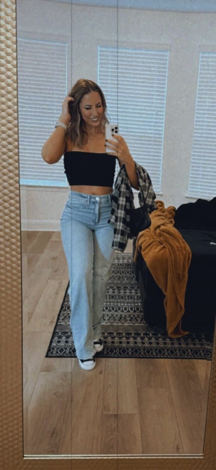 Click to view full size TikTok milf Robyn fields