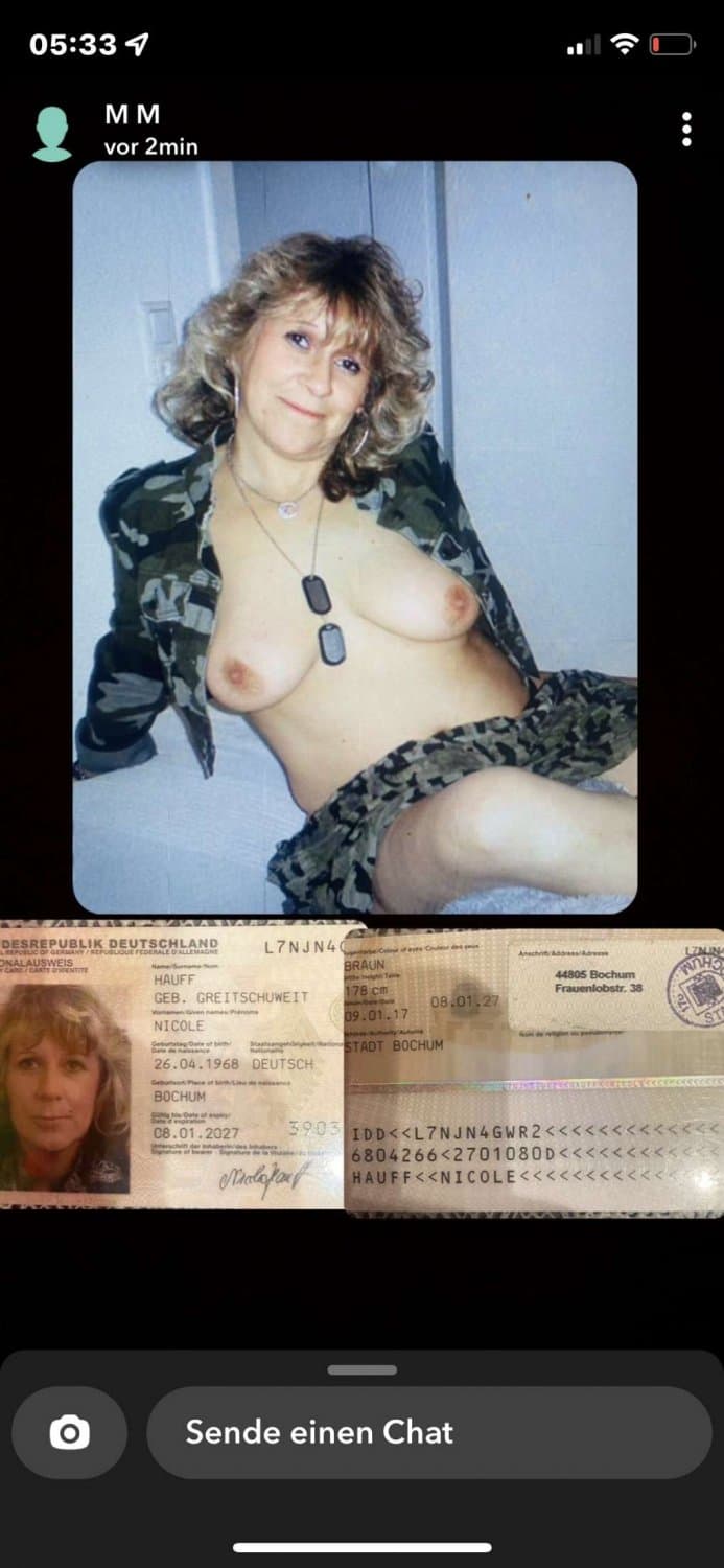 Na los nicole hauff bettelt schon danach von euch endlich gefickt zu werden sie will sperma Haben