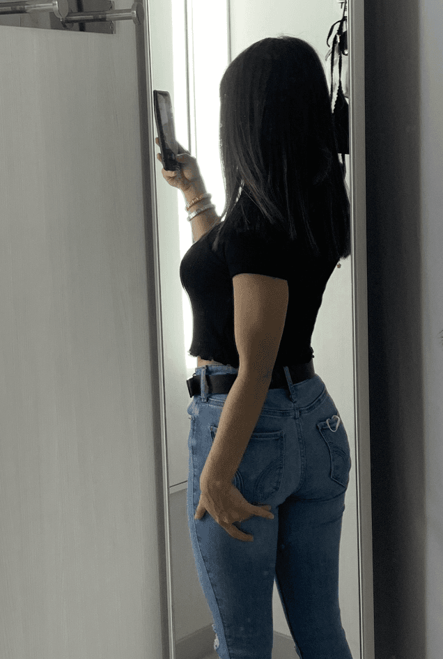 Horny slut films a sex tape with her boyfriend for the first time