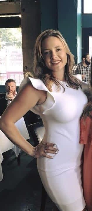 Realtor Erin still has the banging body of a porn star