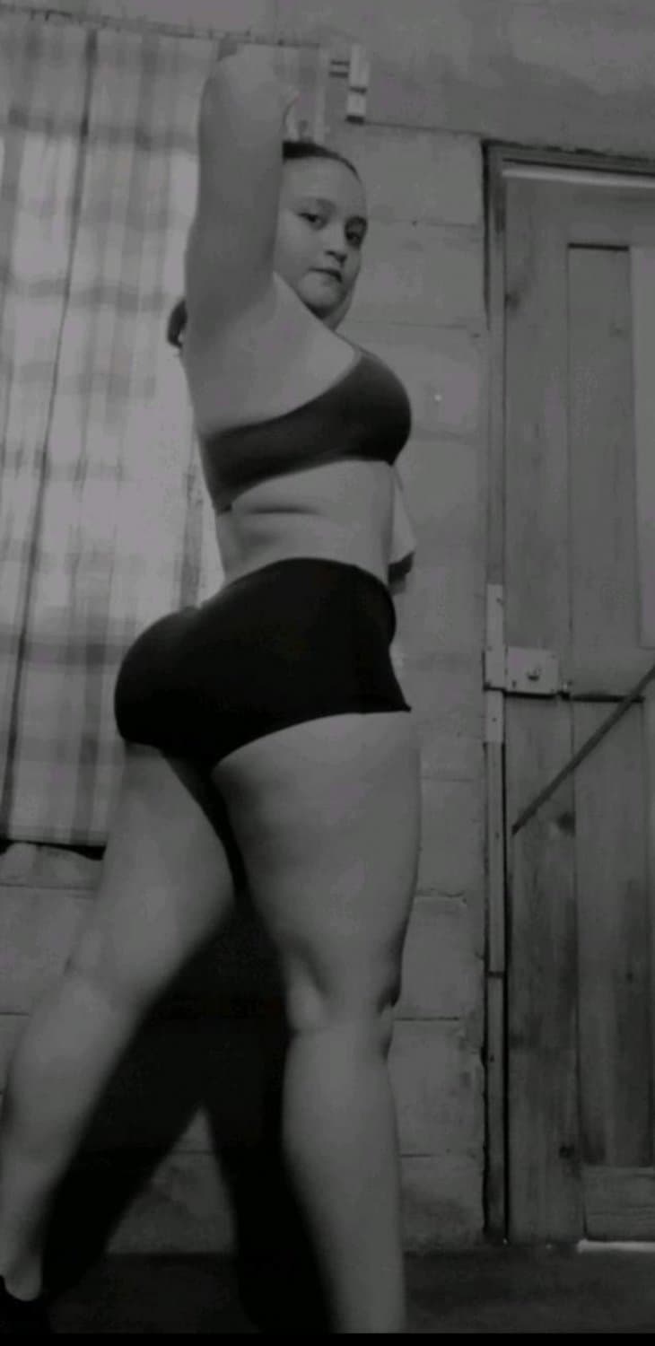 Aporte de un aficionado- mamita con un tremendo y delicioso culote ???❤️❤️