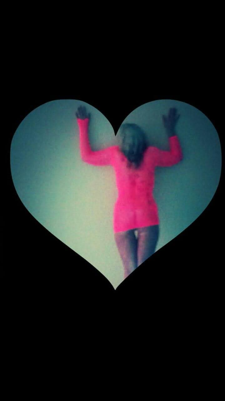 Yvonnethemilf (found my moms nudes in her early 30s)