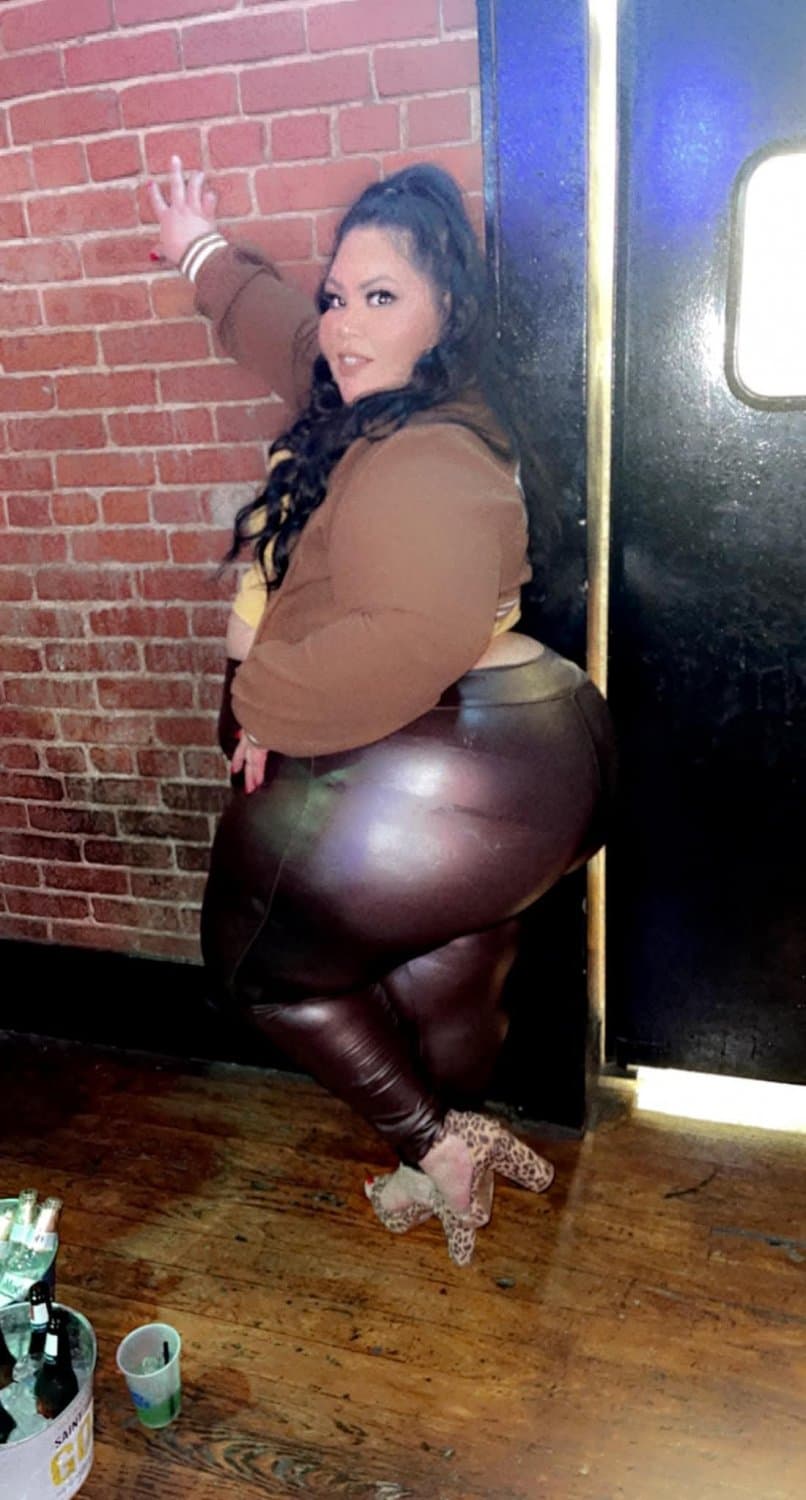 MASSIVE HUGE THICK BIG OLE BOOTY ASS SSBBW LATINA