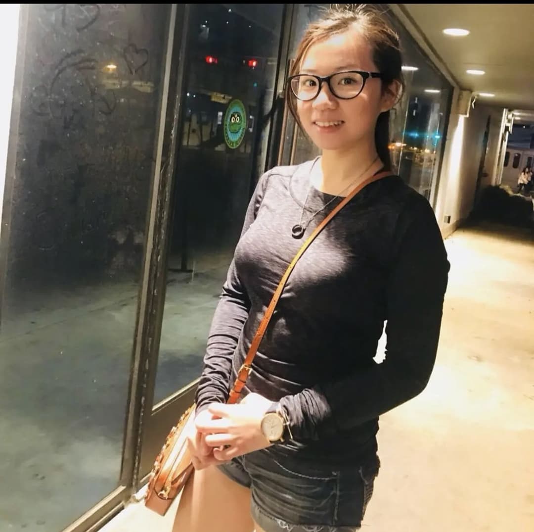 Asian bf gives up college gf’s nudes after lost bet