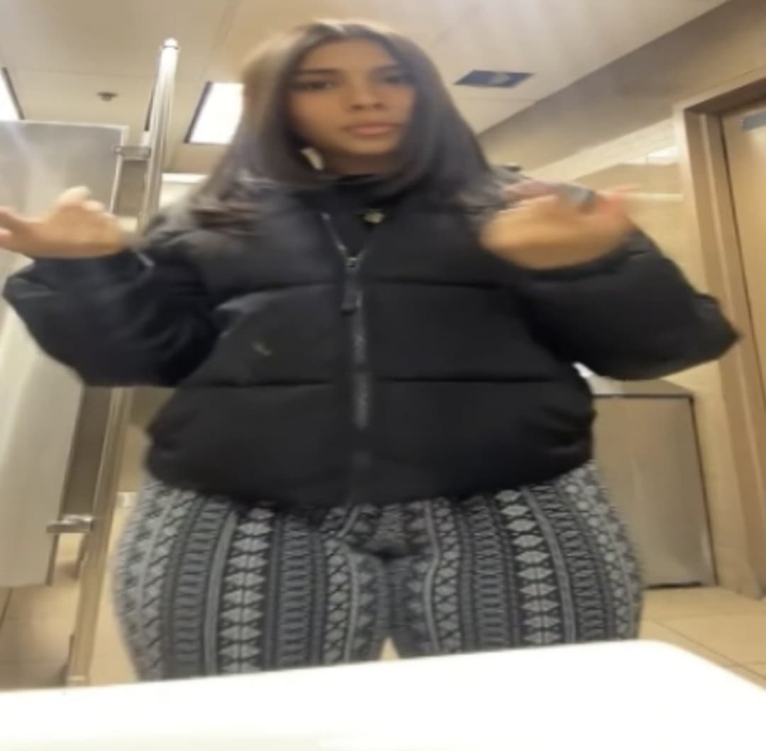 THICK LATINA TEEN LOVES STEPDAD’S BIG DICK