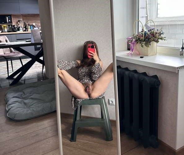 Petite salope belle chatte