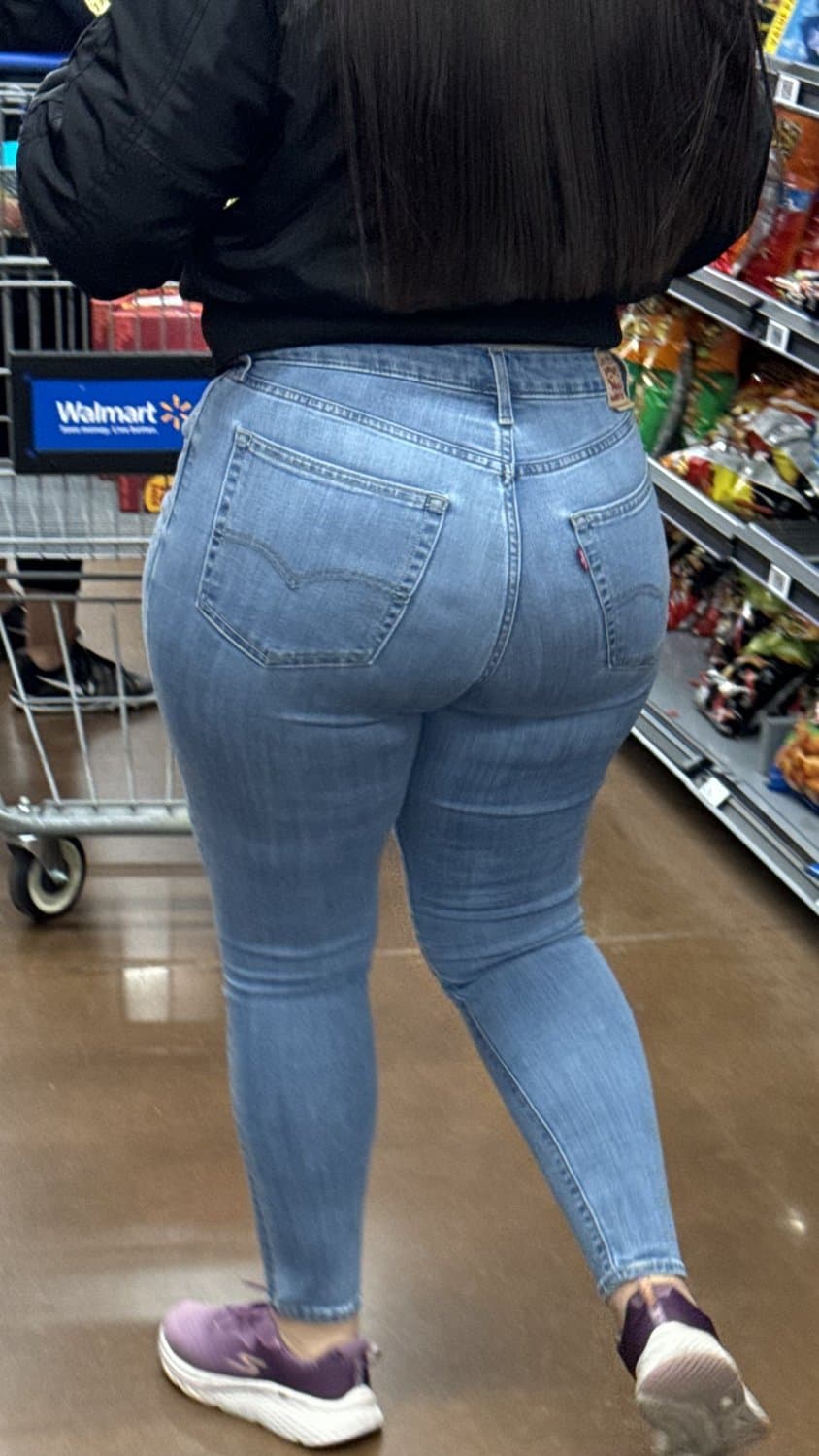 Creepshot : Thick Latina In Denim : NSFW Audio