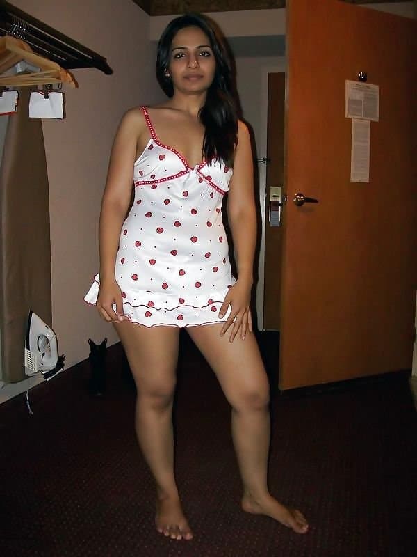 Indian girlfriend flaunting in her newly gifted nighty