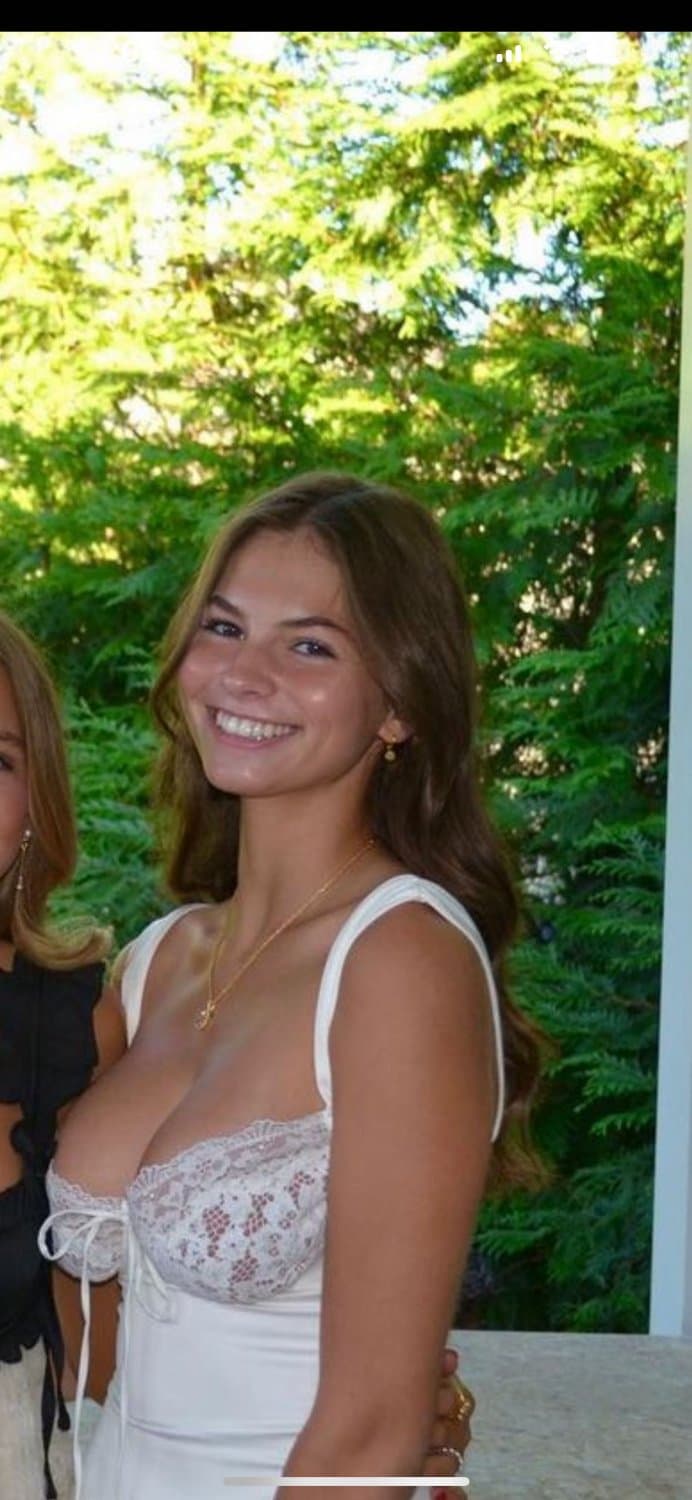 Various teen sluts from VSCO (pic 1 pussy lip slip)