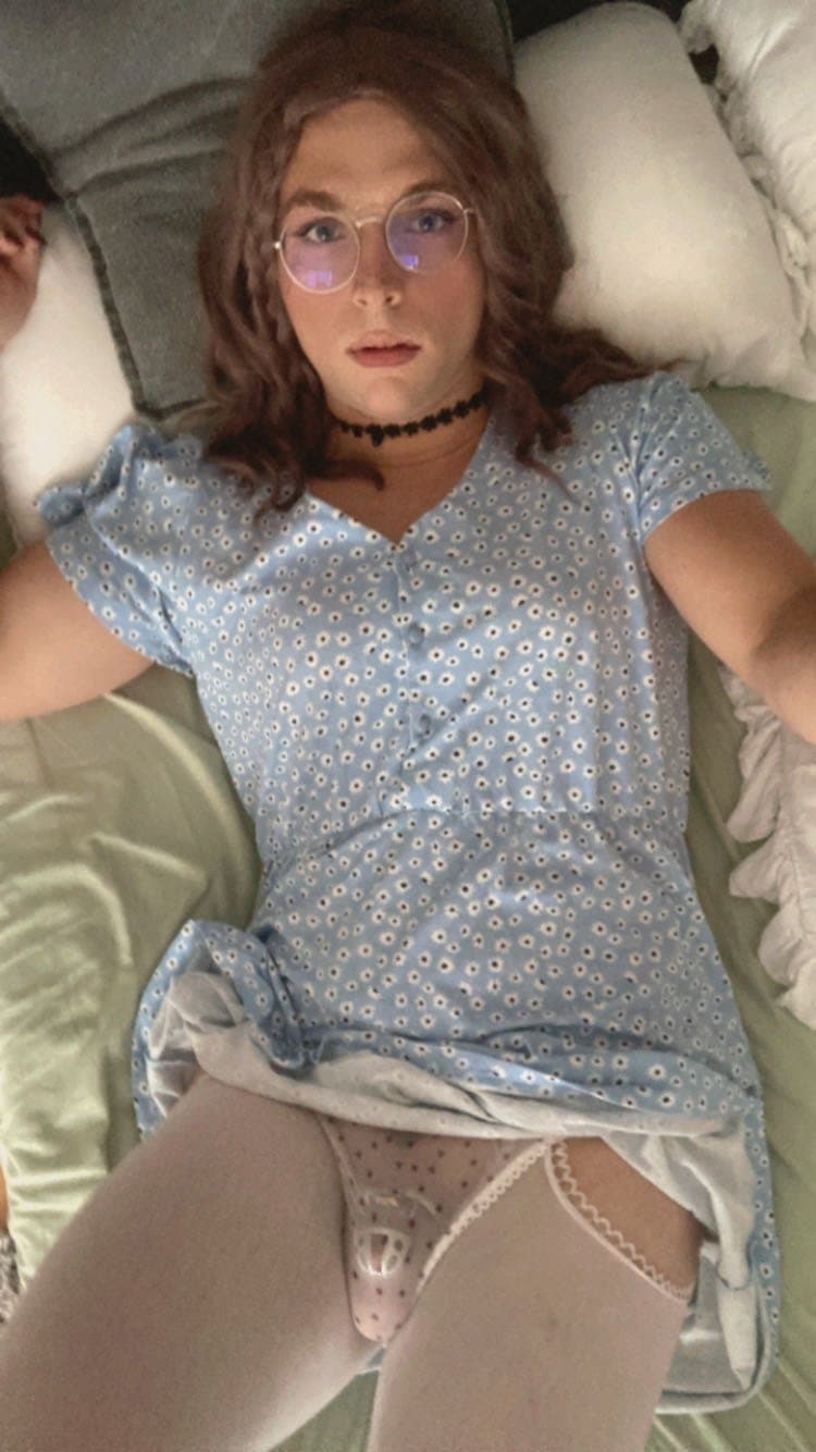 Click to view full size Seductive German Faggot Stella ??