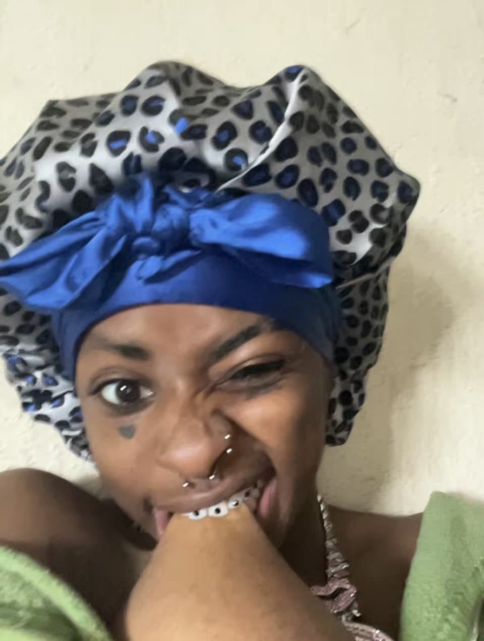 FŘÉ@KĞIŘŁKÉKÉ