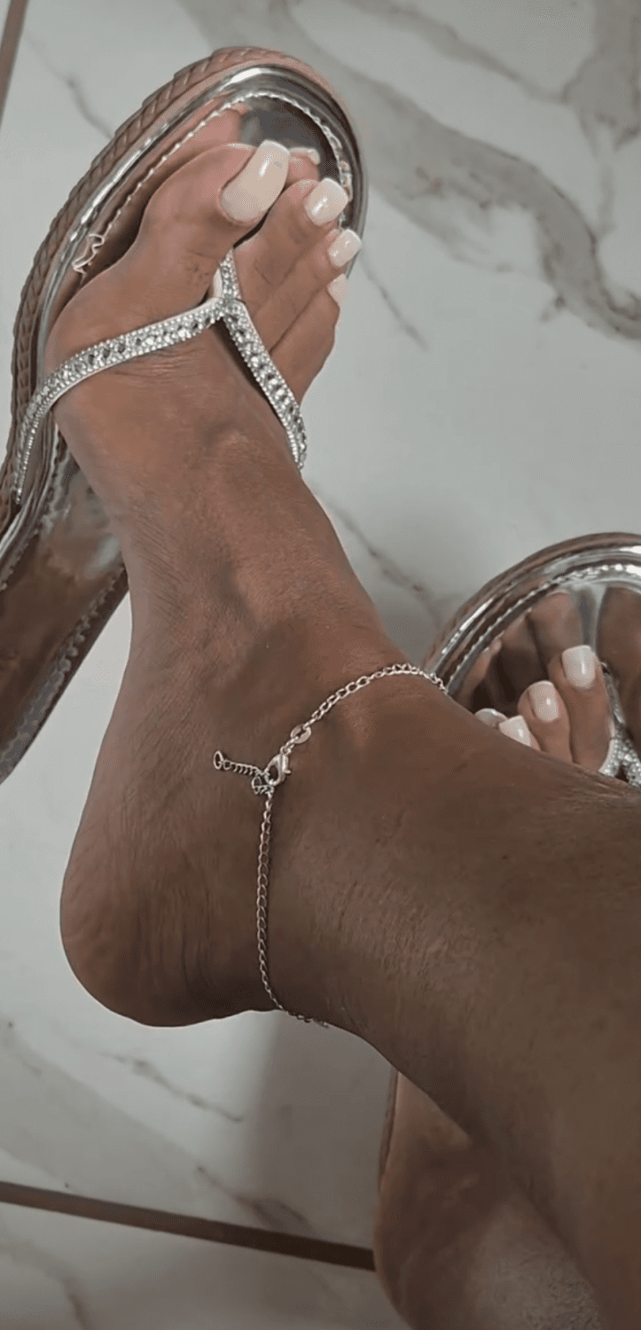 Goddess Isa footjob feet