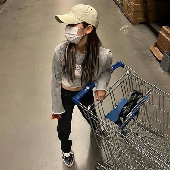 Korean cute girl influencer getting fucked hard by BBC doggystyle bwc asian pendeja anal ig