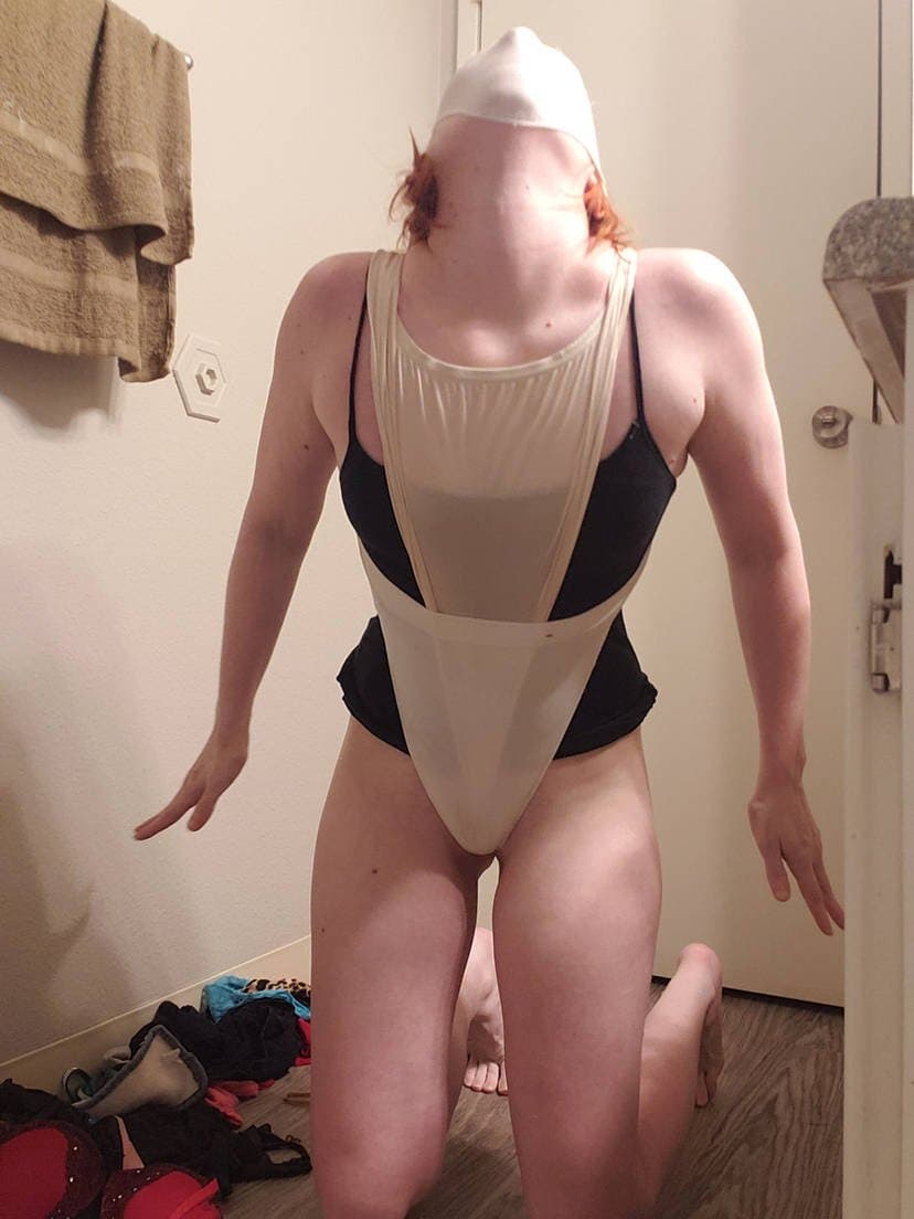 Click to view full size White Bitch Loves Wedgies
