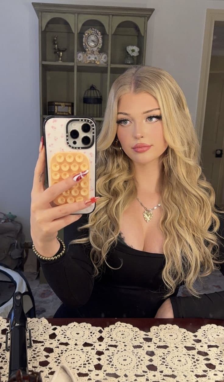 Goddess Worship Battle #1: Goddess Loren VS. Goddess JJ