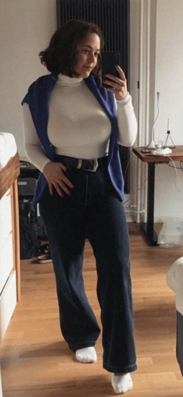 Tabea 23 curvy big boobed girlfriend. Unfortunately not nude