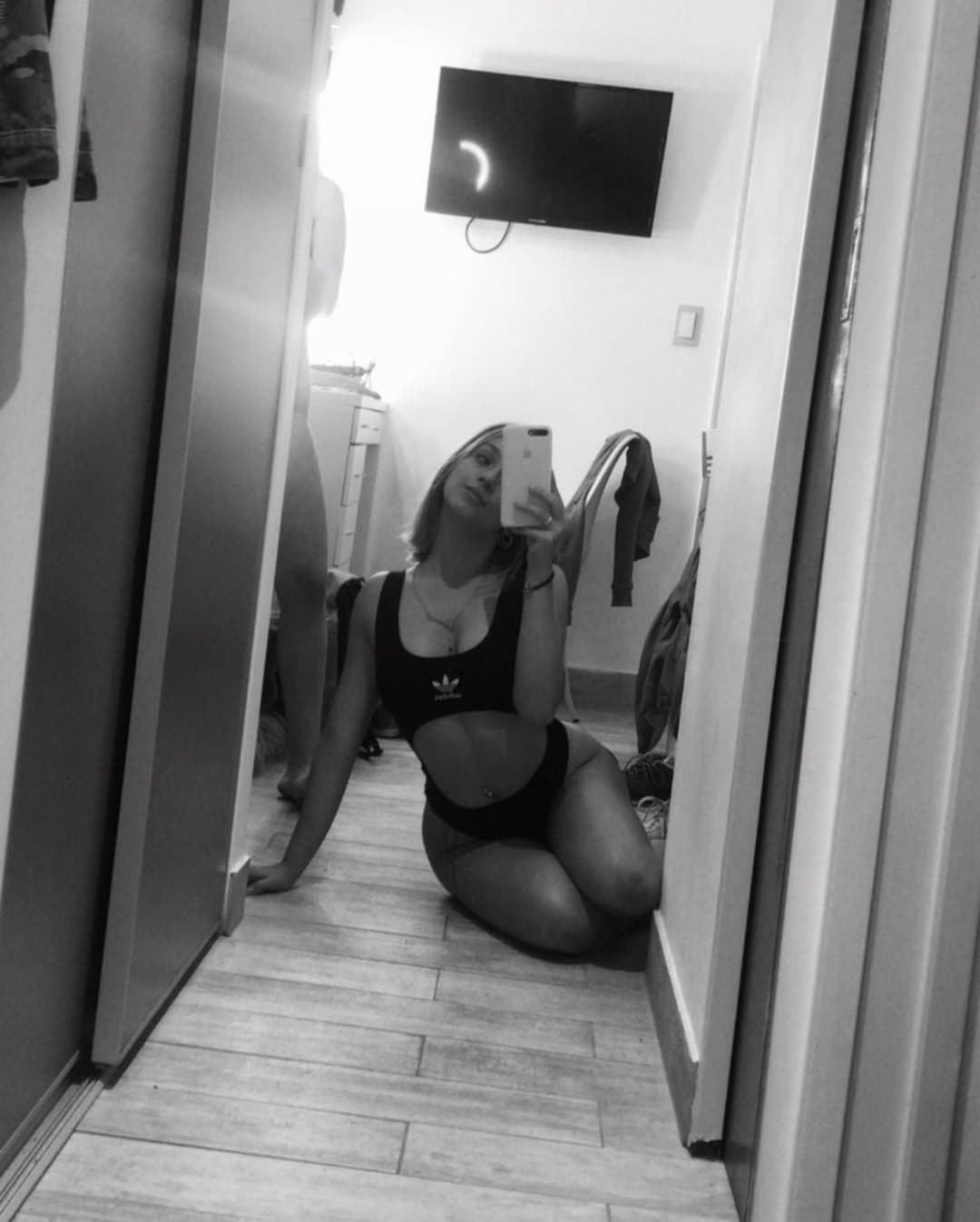 Click to view full size Pendeja argentina cuerpazo