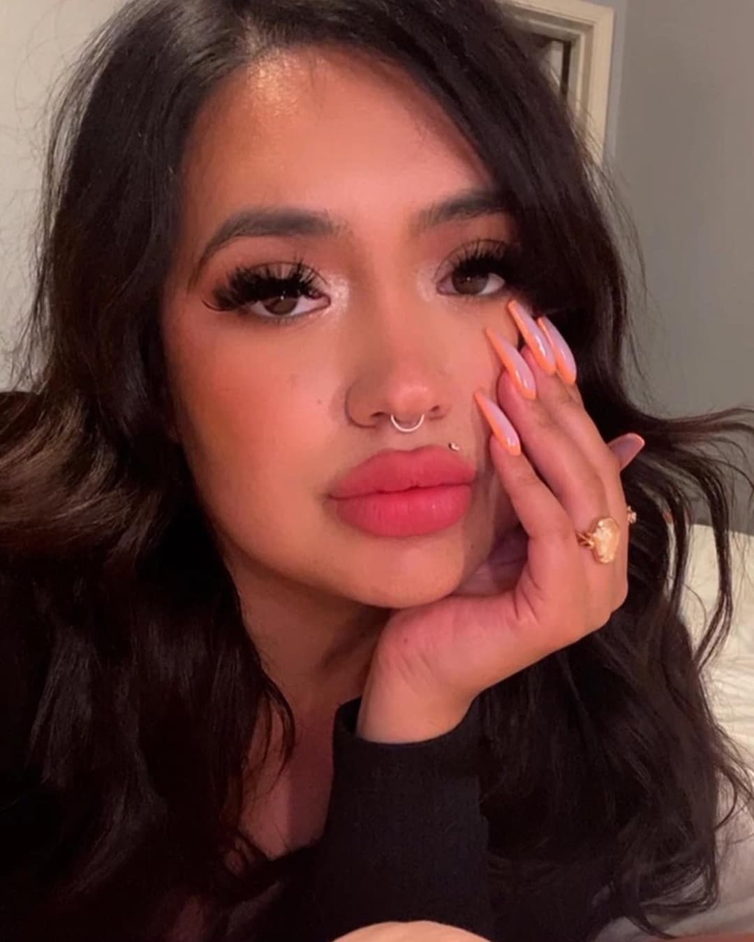 Thick Busty latina Daniella