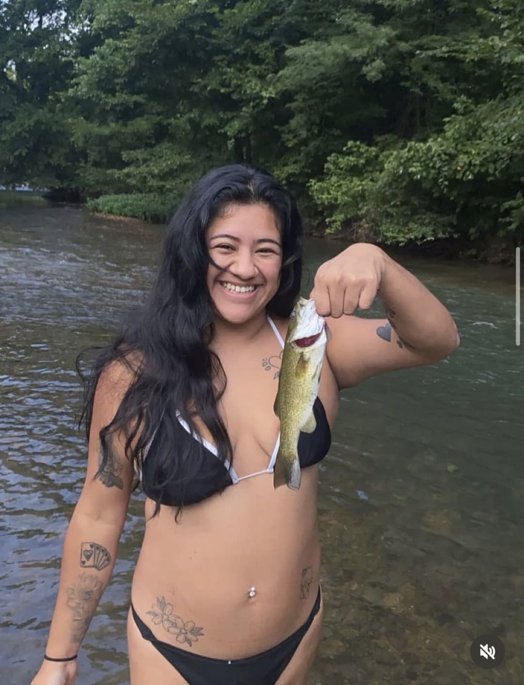 IRL (Julie) who used to strip, have an onlyfans, and cam (DM if you have more)