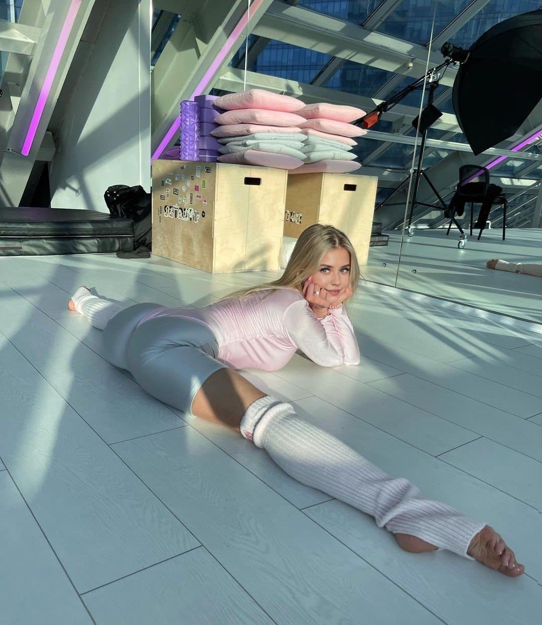 fitness blonde teen perfect body - @alice_blondish