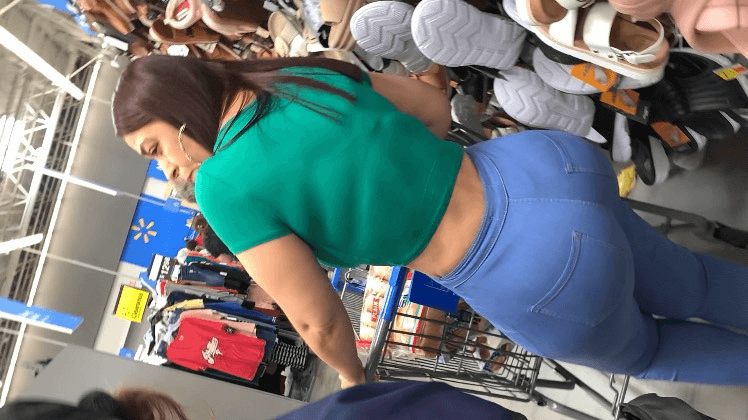 Candid fat ass in jeans
