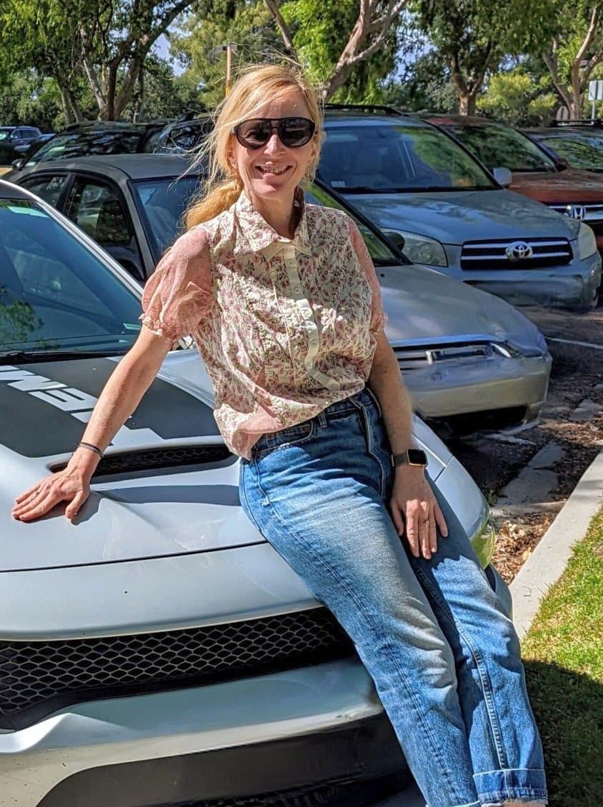 A slim mom gets fucked