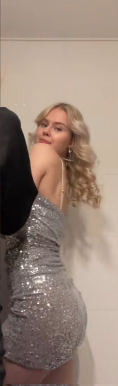 I found this one dude little sister go make him cry and scare on kik: honkka7