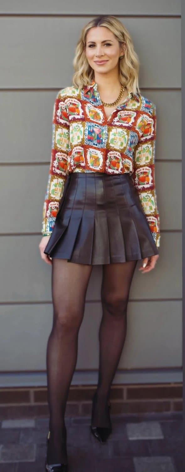 Tall hot sexy blonde Laura Rutledge.  Sexy supermodel turned into sexy Espn reporter