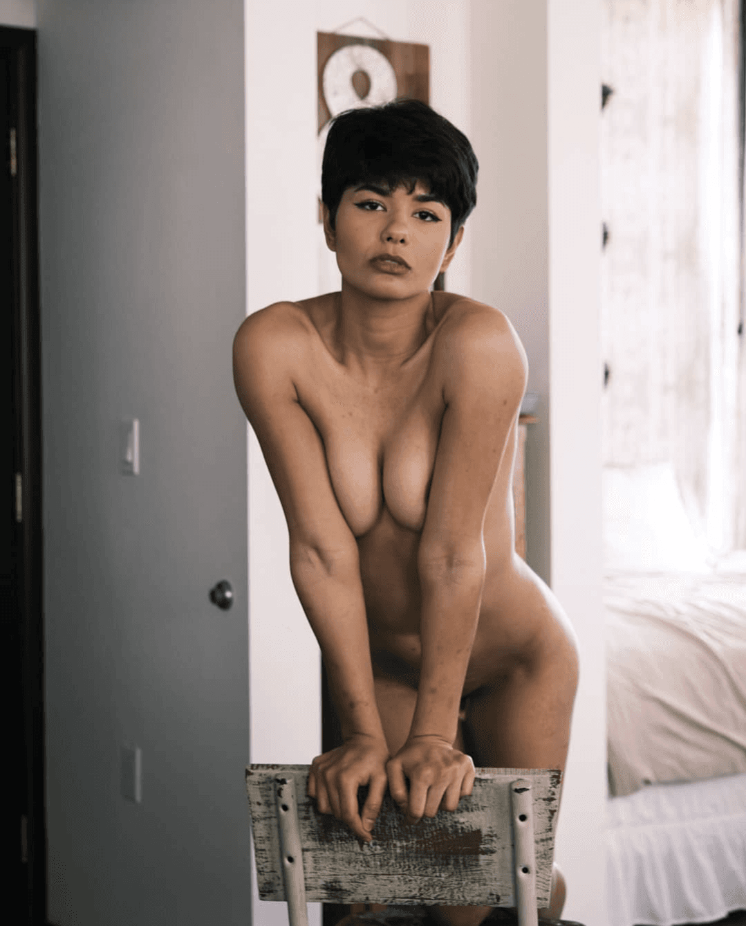 Click to view full size From modeling to camming to amateur porn. From a She to a He to a They. Quite the transition!