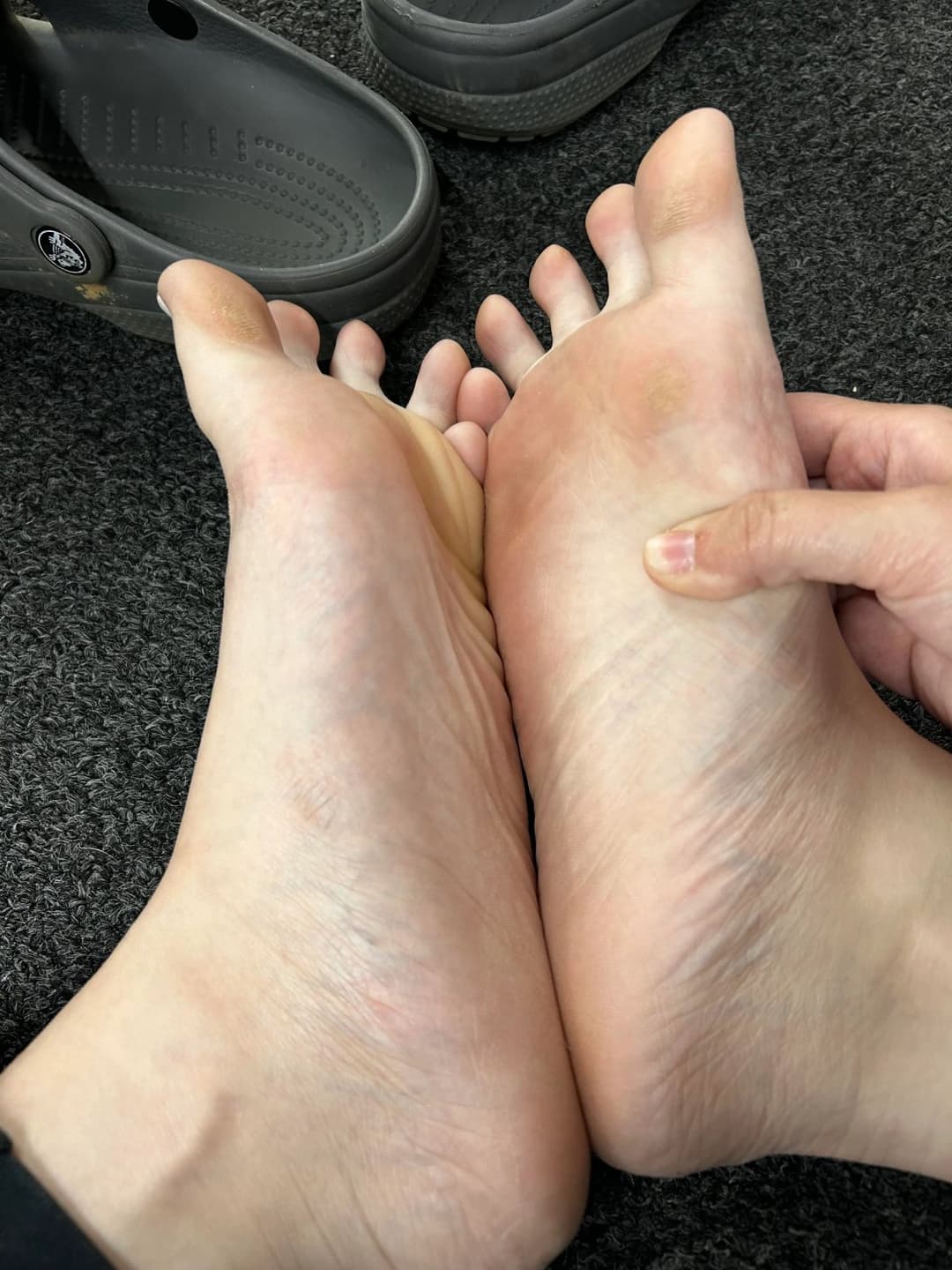 College Brat Shows ~> Clean / Stinky / Dirty Feet