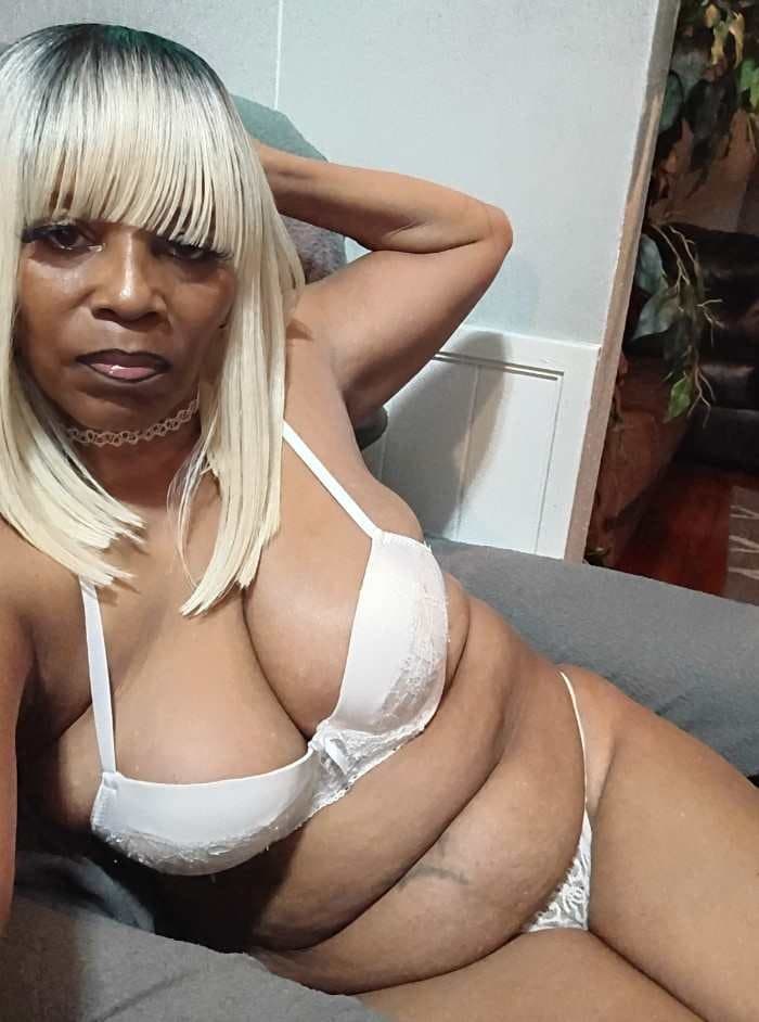 SEXY CARMELA JOHANSON