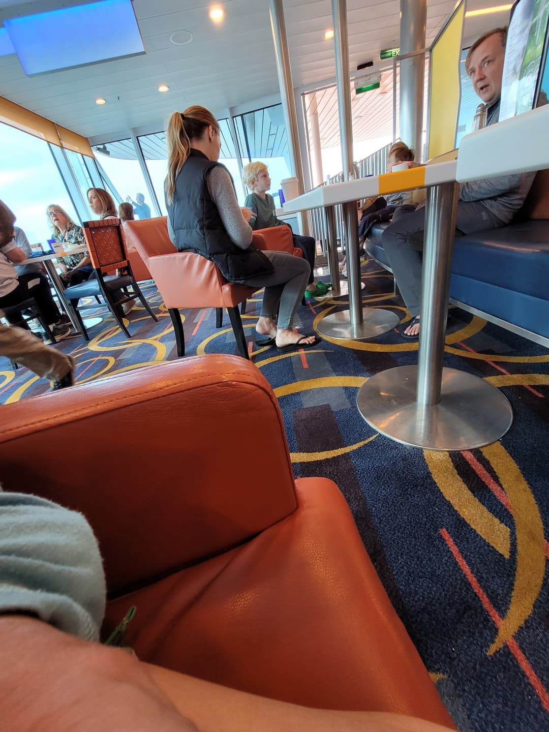 Click to view full size White milf feet on the cruise