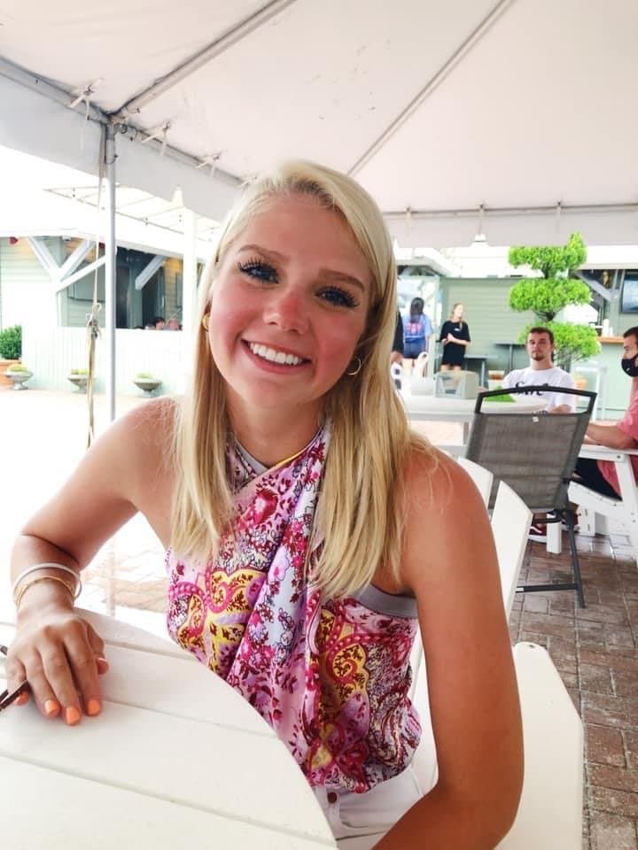 Sexy blonde college girl fucked by bwc guy