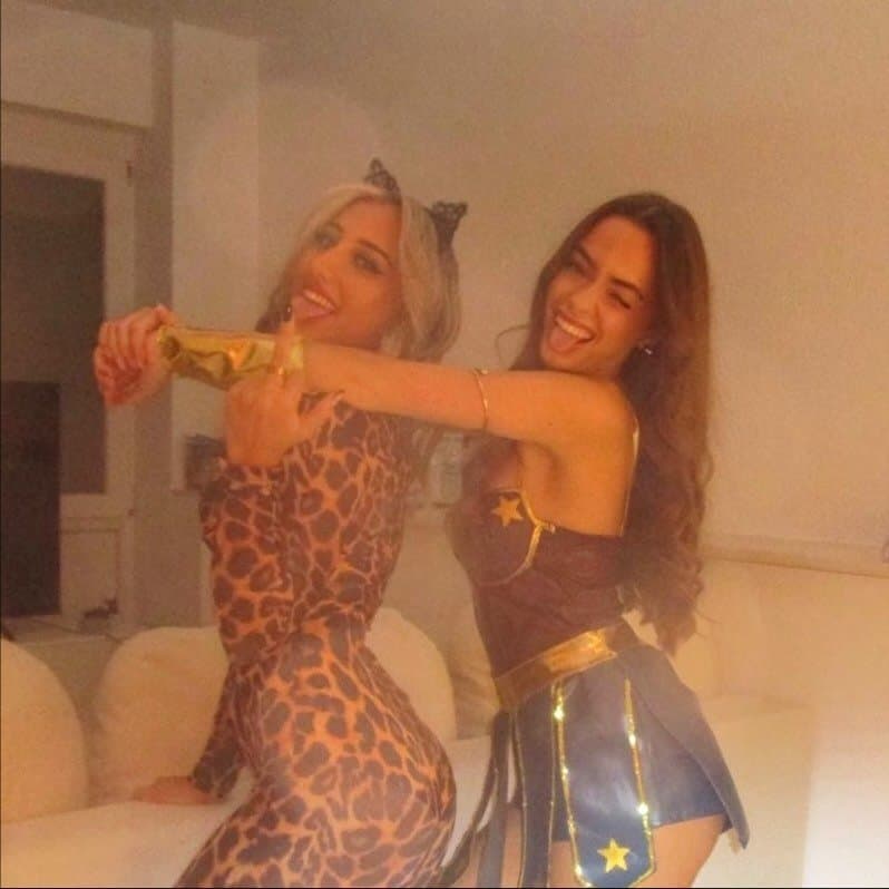 Hottest 18 yo IRL BFFs in town! Which one r u taking?