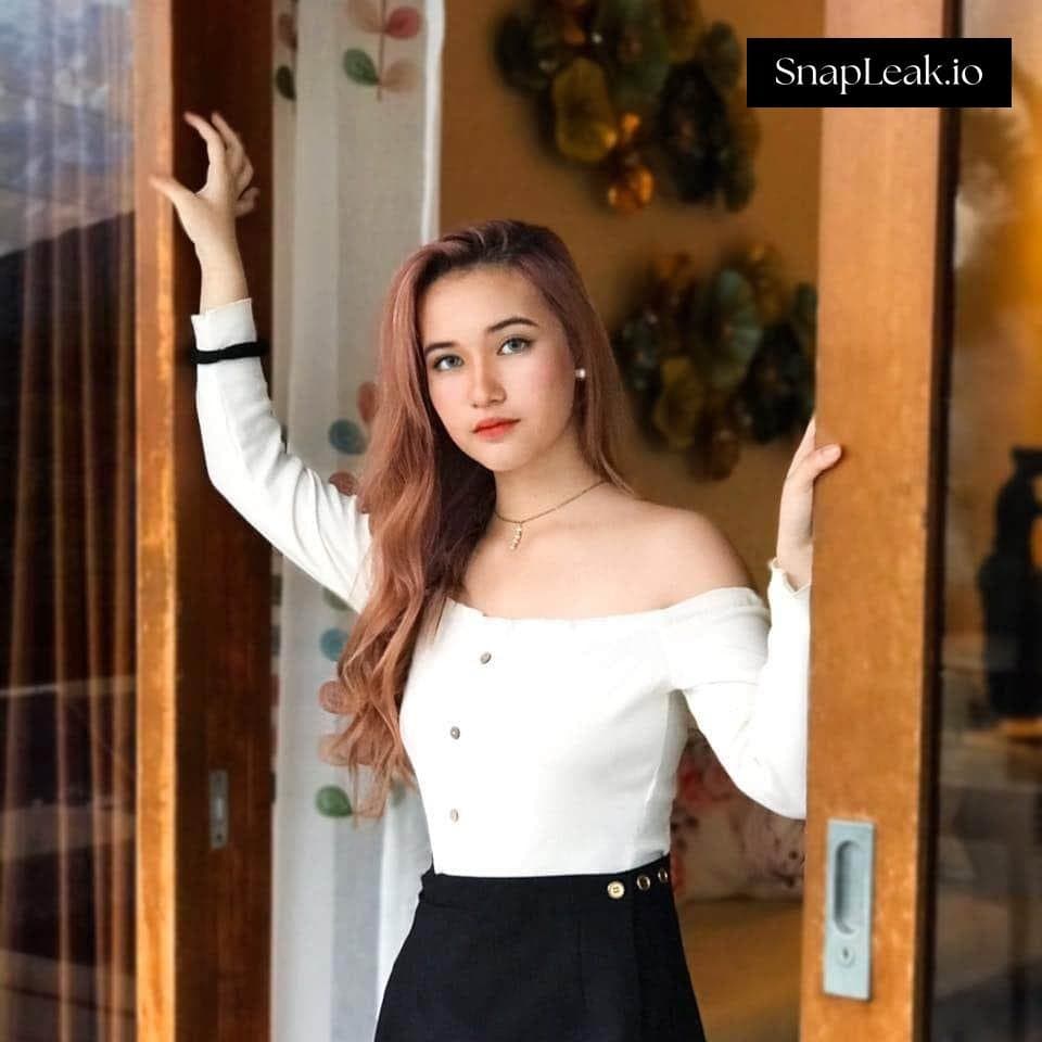 Cute Hottest Arab Babe Pink Pussy Riding Fingering