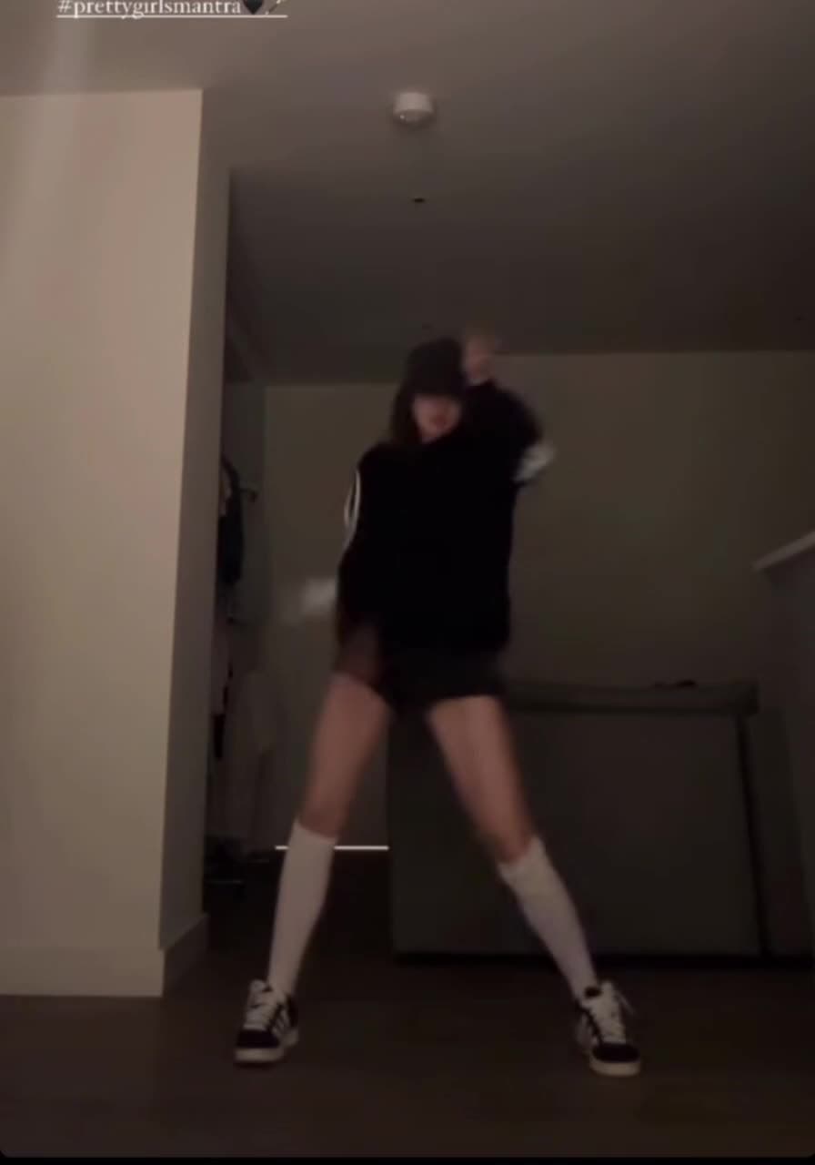 asian chinese amateur model dancing