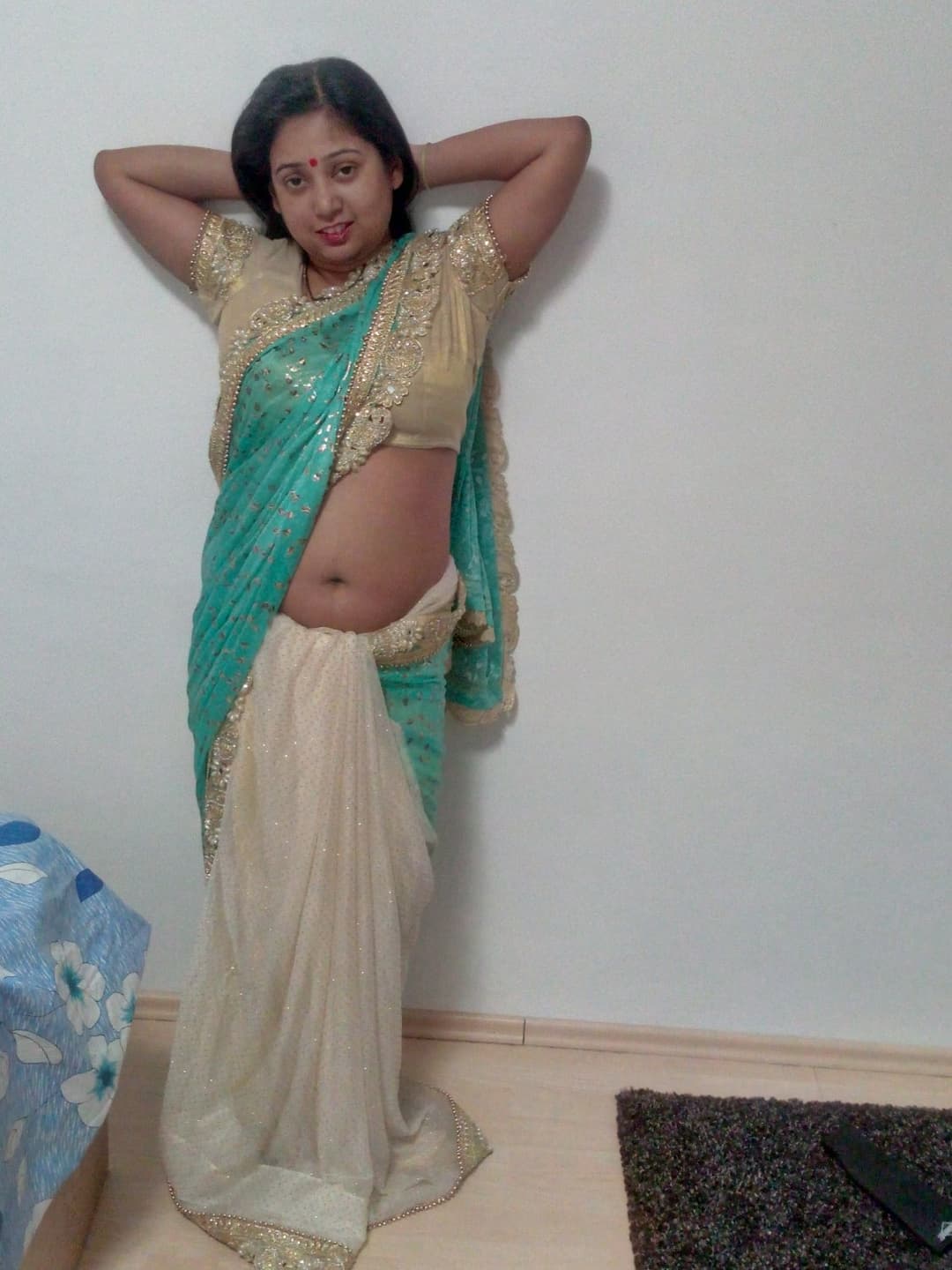 Viral bengali boudi housewife Ritika