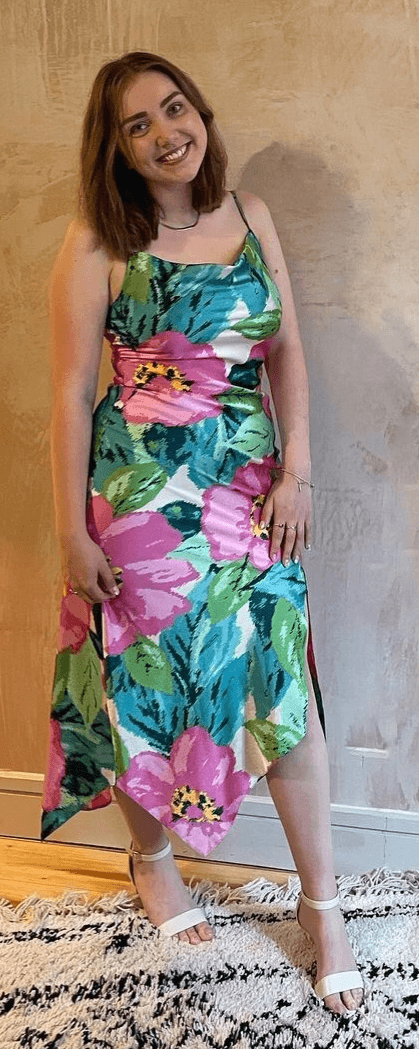 Click to view full size Thick Slut Kristy loves to watch you pump for her