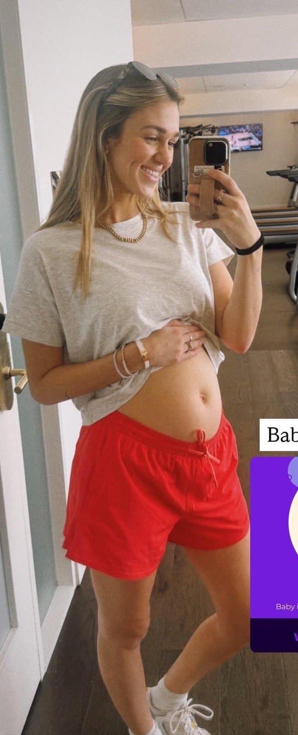 Christian slut Sadie Robertson likes creampies and making babies. She is a milf cum whore