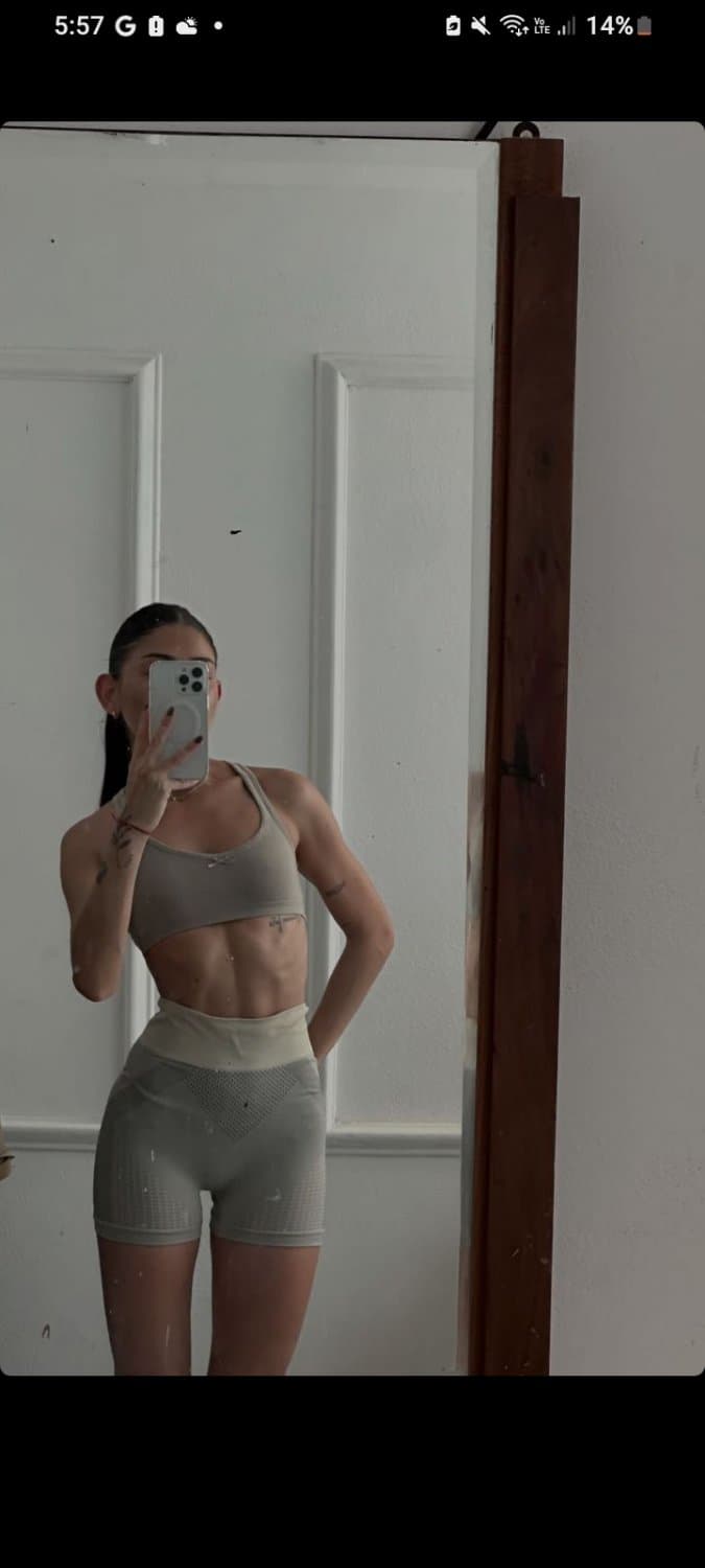 Teen argentina flaca muy rica