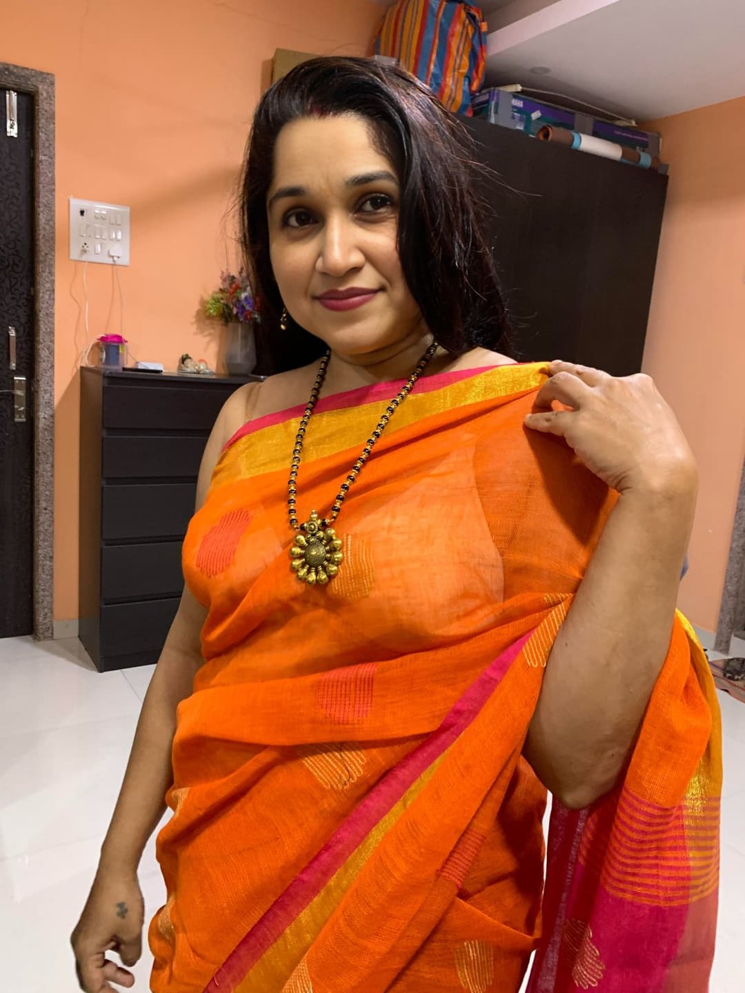 TELUGU AMMAYI MILF ANUPAMA HOT BOOB SHOW CAM FOR JOB