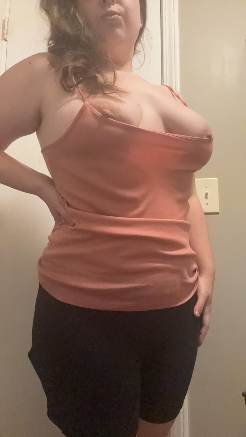 Look at this dumb slut kristen she wants to be a webslut so lets make it happen ?