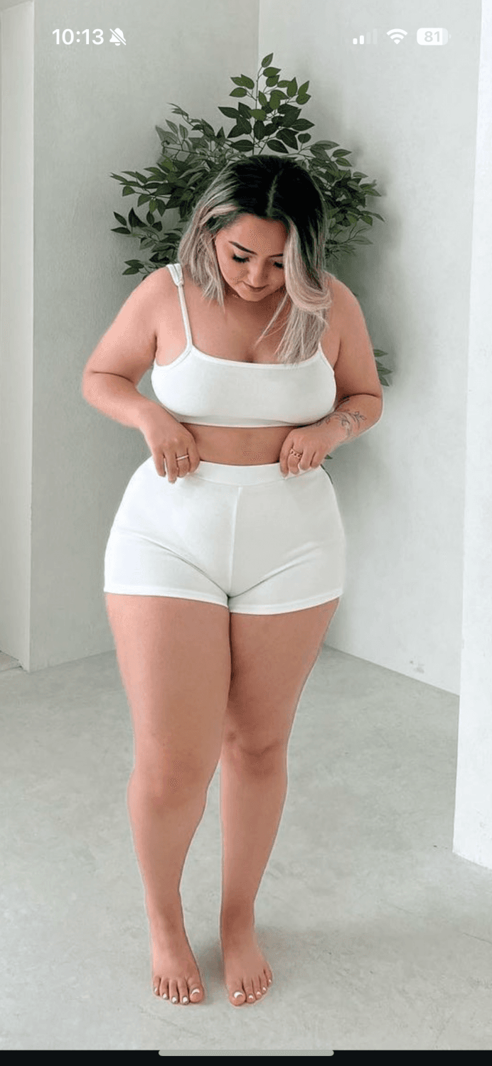 Slim thick Afghan goddess turned thick