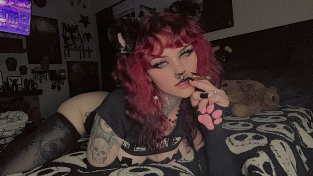 This Goth Chick is So Sexy