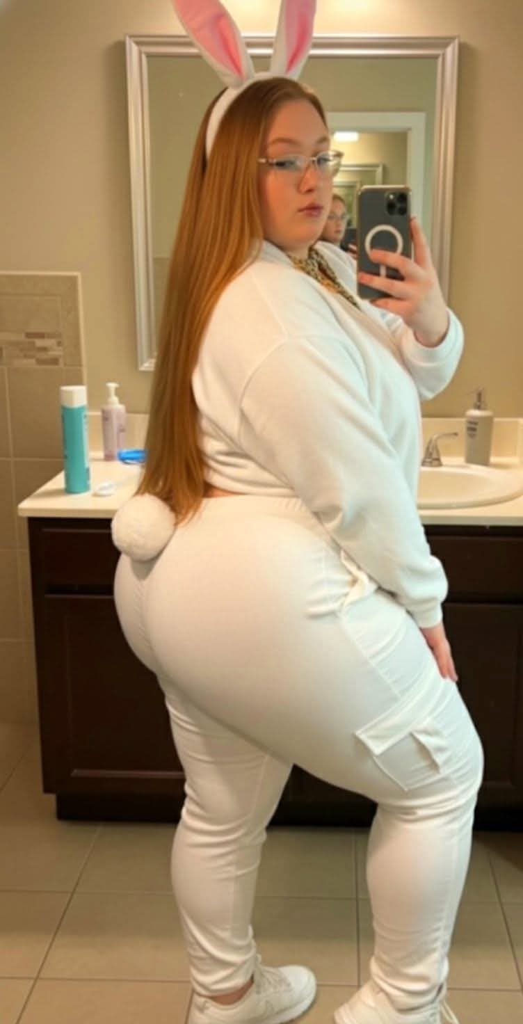 BIG THICK BIG BOOTY ASS PAWG