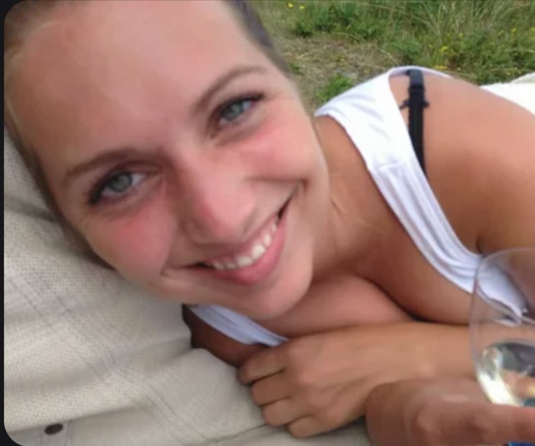 Sweet Swedish GF all natural and curvy