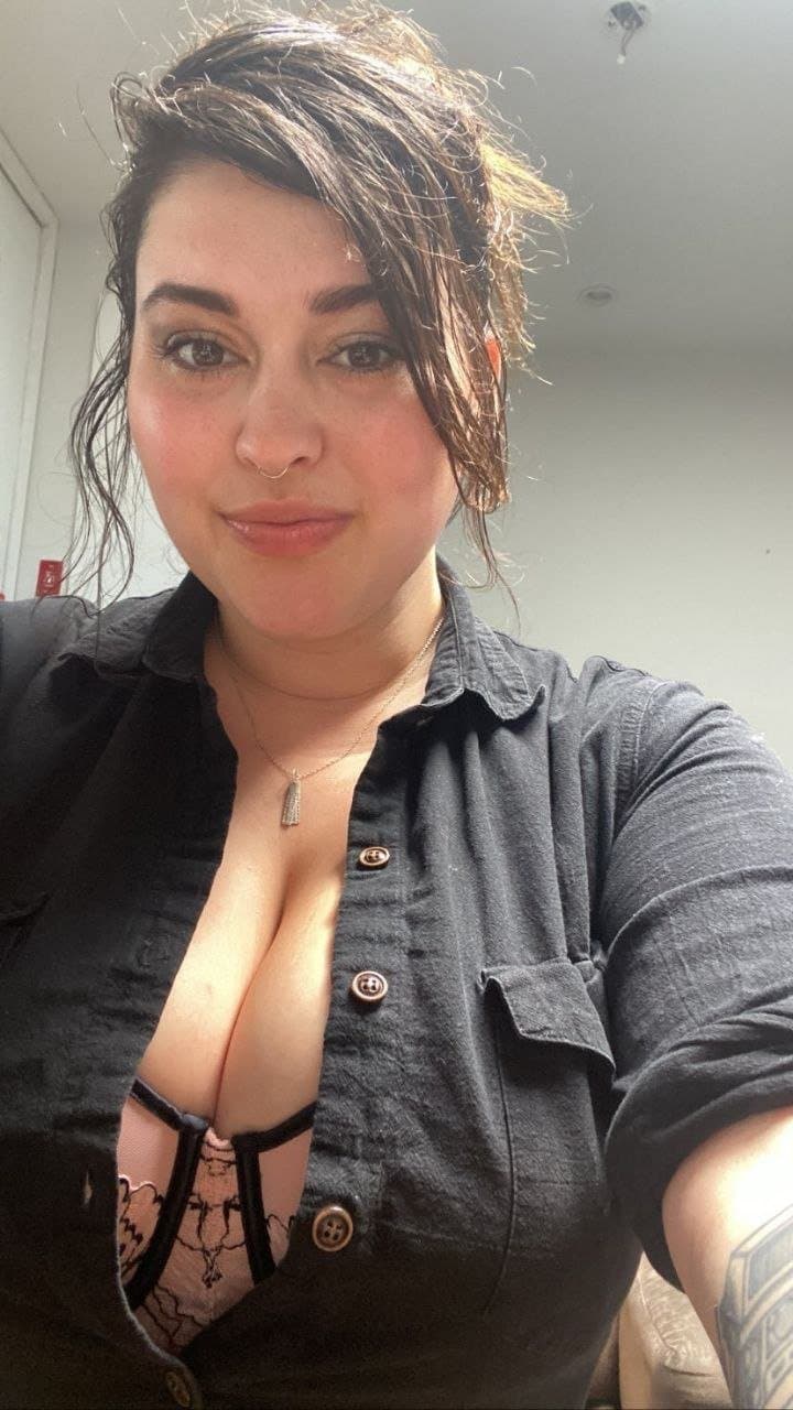 Thick cow coworker Abigail