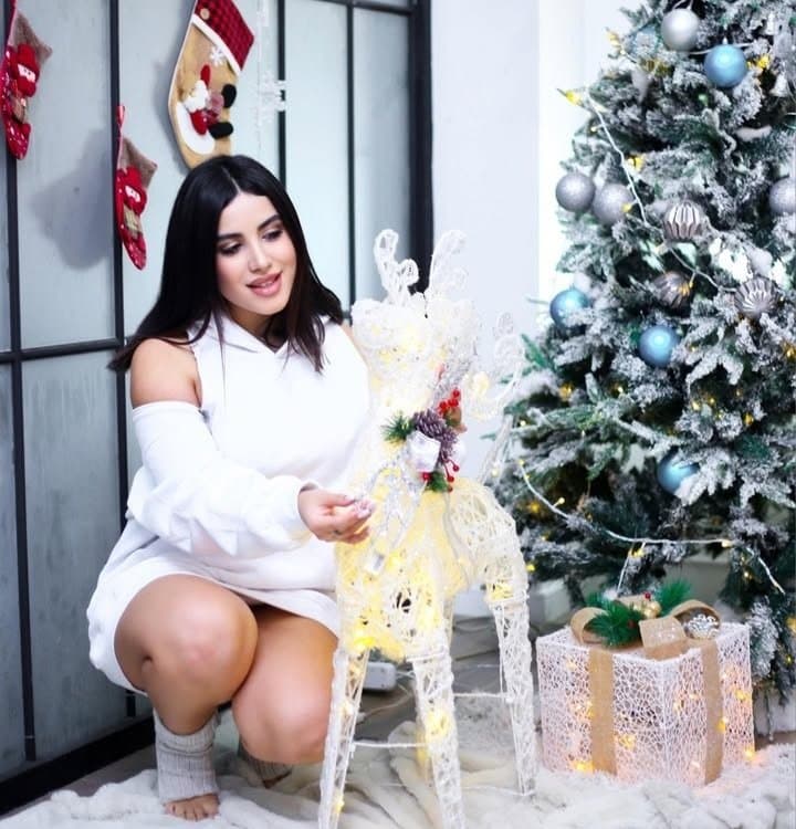 Sexy glamour feet pedicure woman