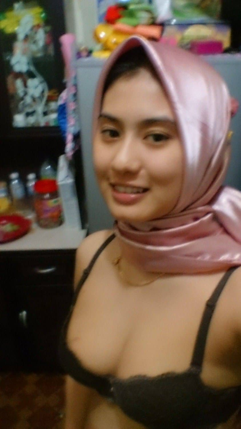 hijab ibu bunda mommy cantik telanjang nude
